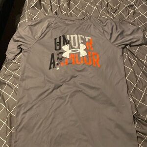 Under armor t-shirt YXL